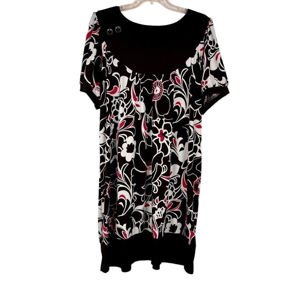 Women’s Floral Crewneck With Buttons Mini Dress